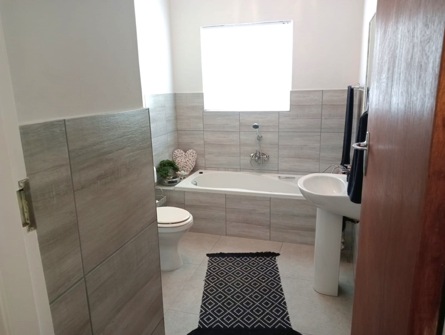 4 Bedroom Property for Sale in Vanes Estate Eastern Cape